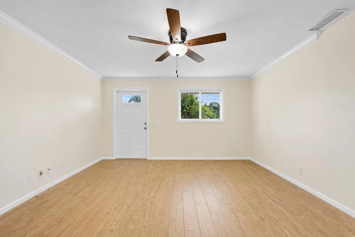 Unit 262 photo 31