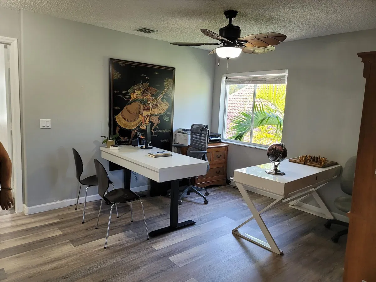 Residence photo 46