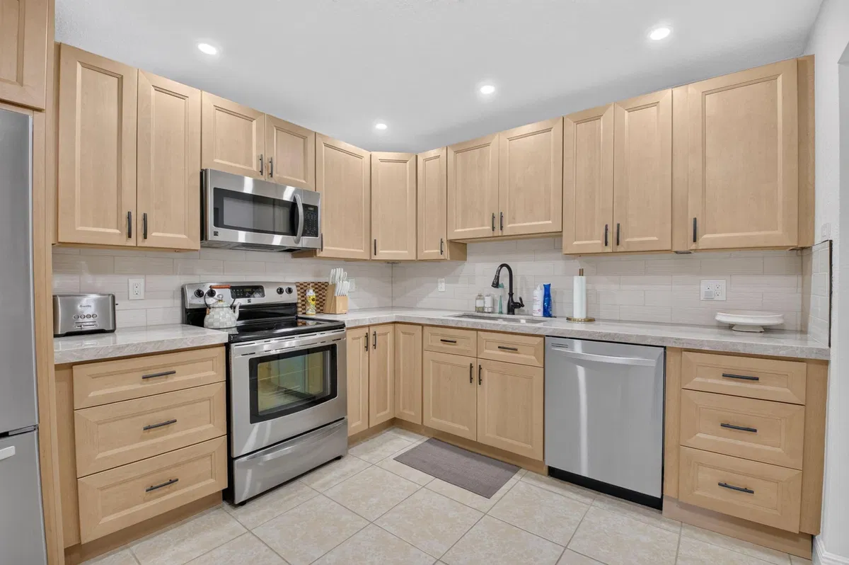 Unit C photo 7