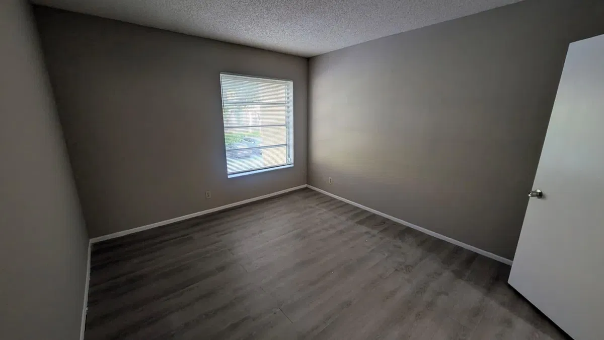 Unit 2110 photo 19
