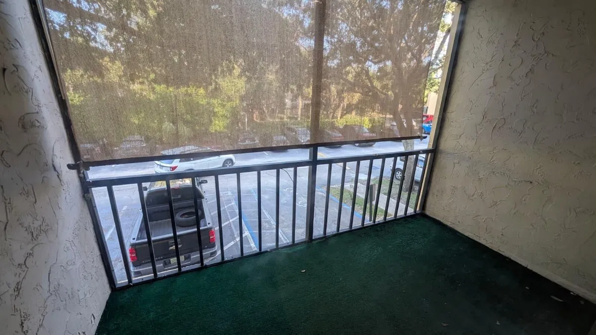 Unit 2110 photo 22
