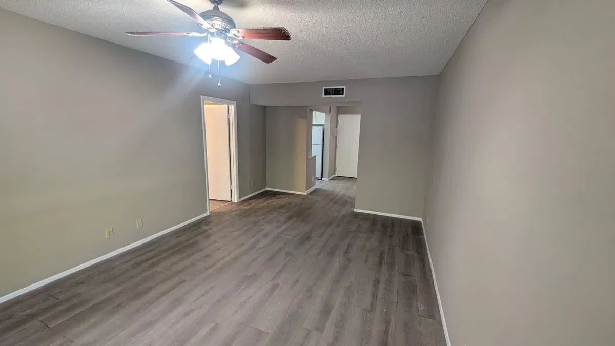 Unit 2110 photo 31