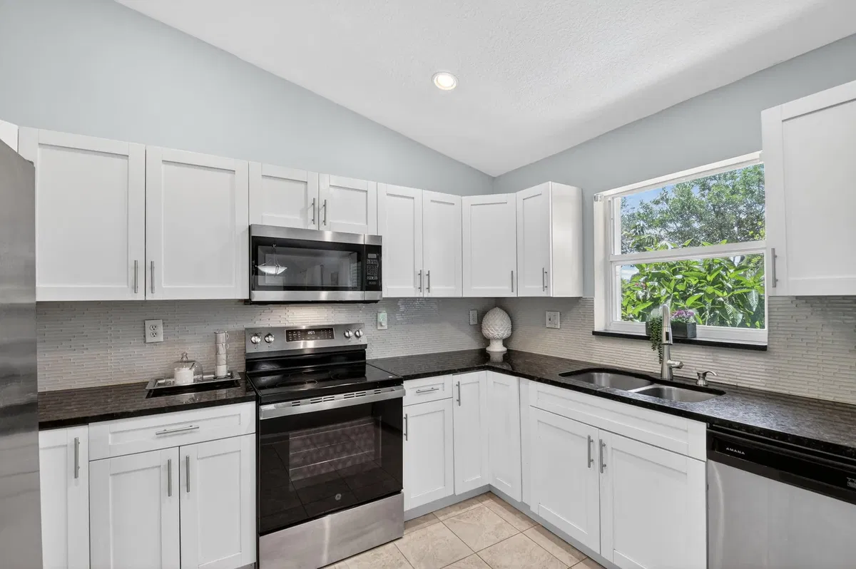  Residence photo 28