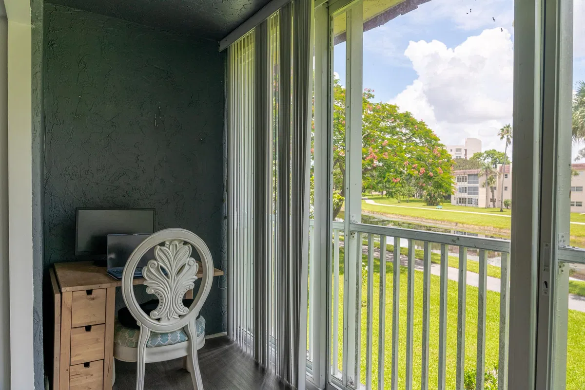 Unit 208 photo 10