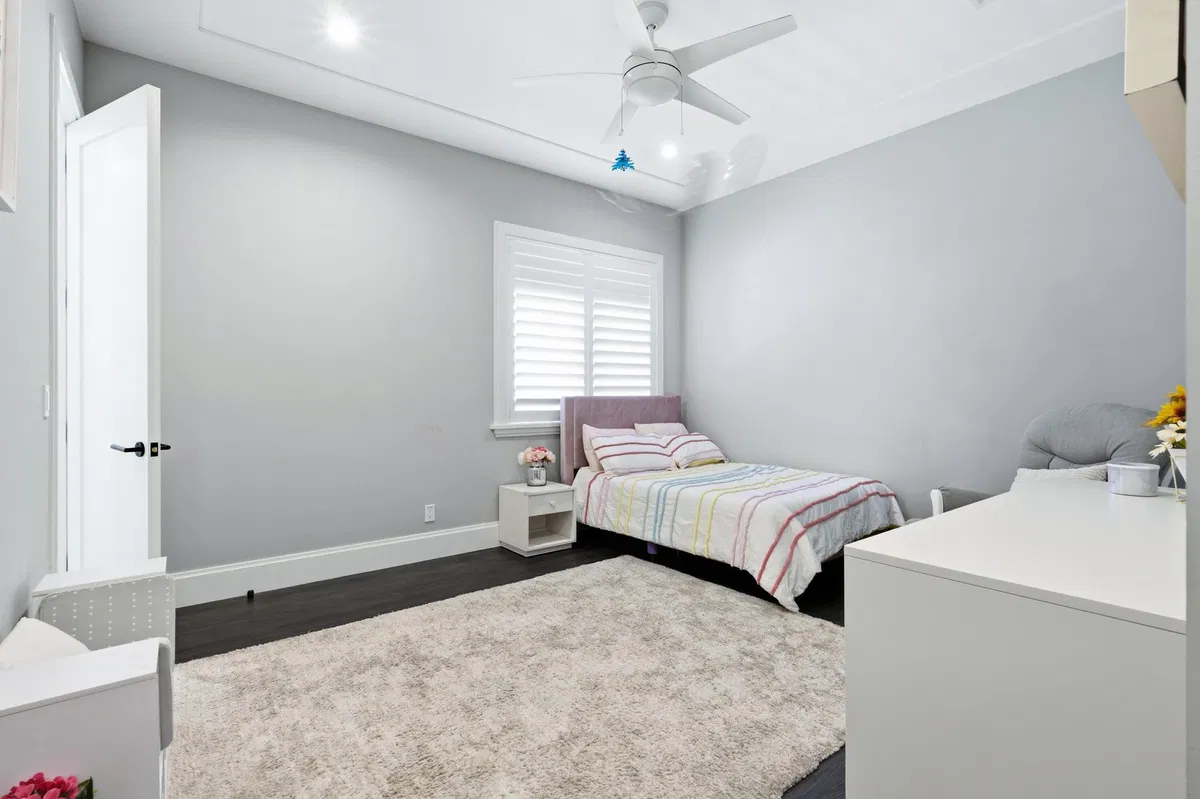 Residence photo 25