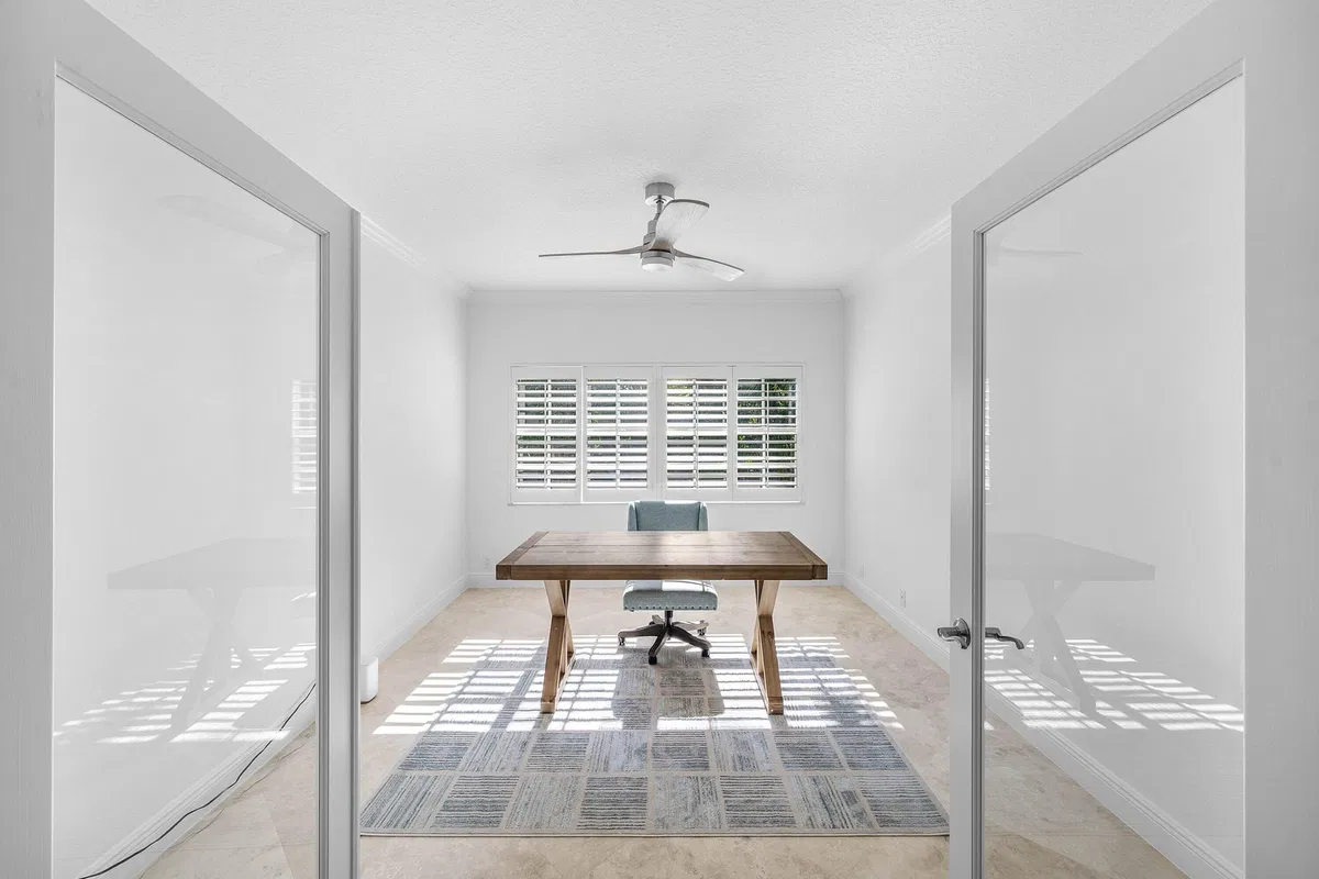 Residence photo 22