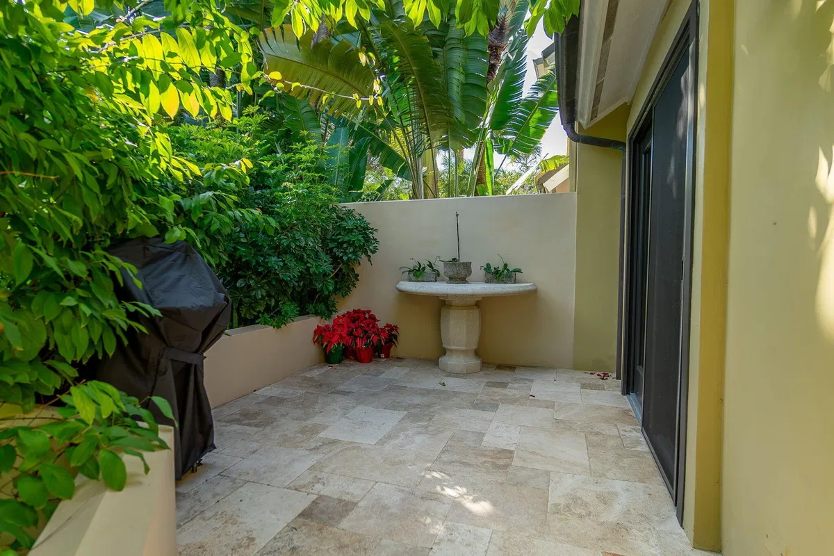 Residence photo 52