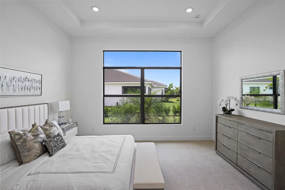 Residence photo 19