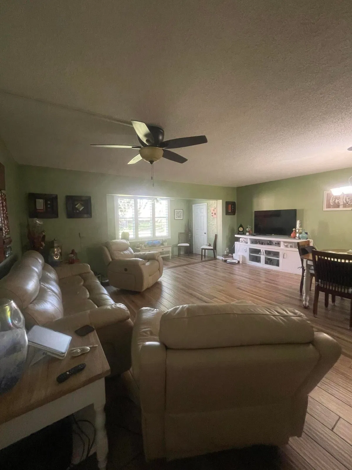 Unit 195 photo 4