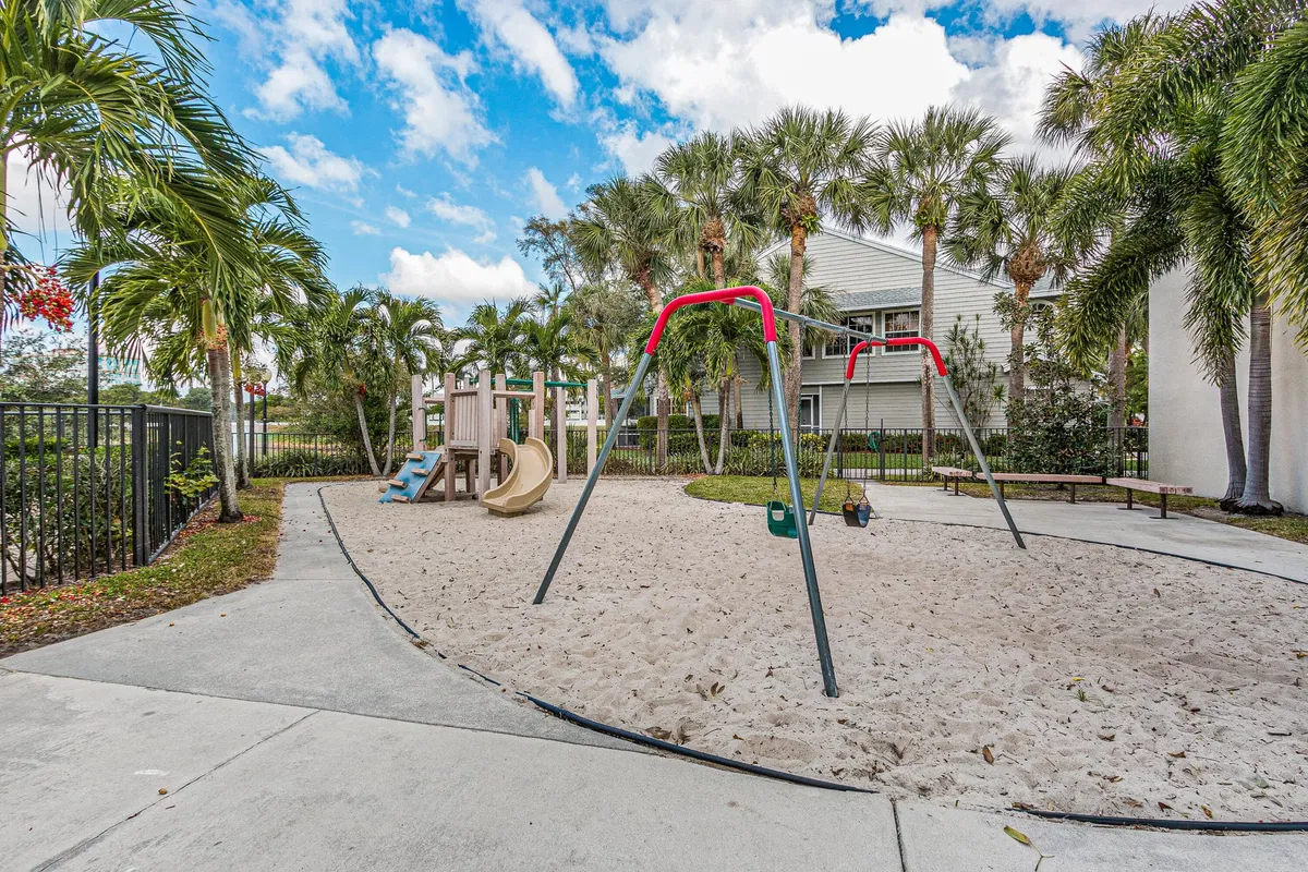Residence photo 34
