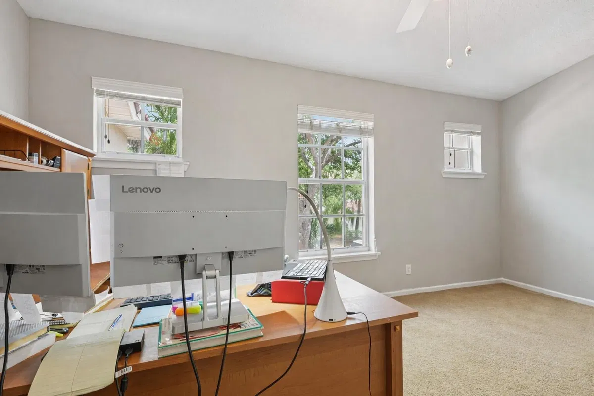 Residence photo 19