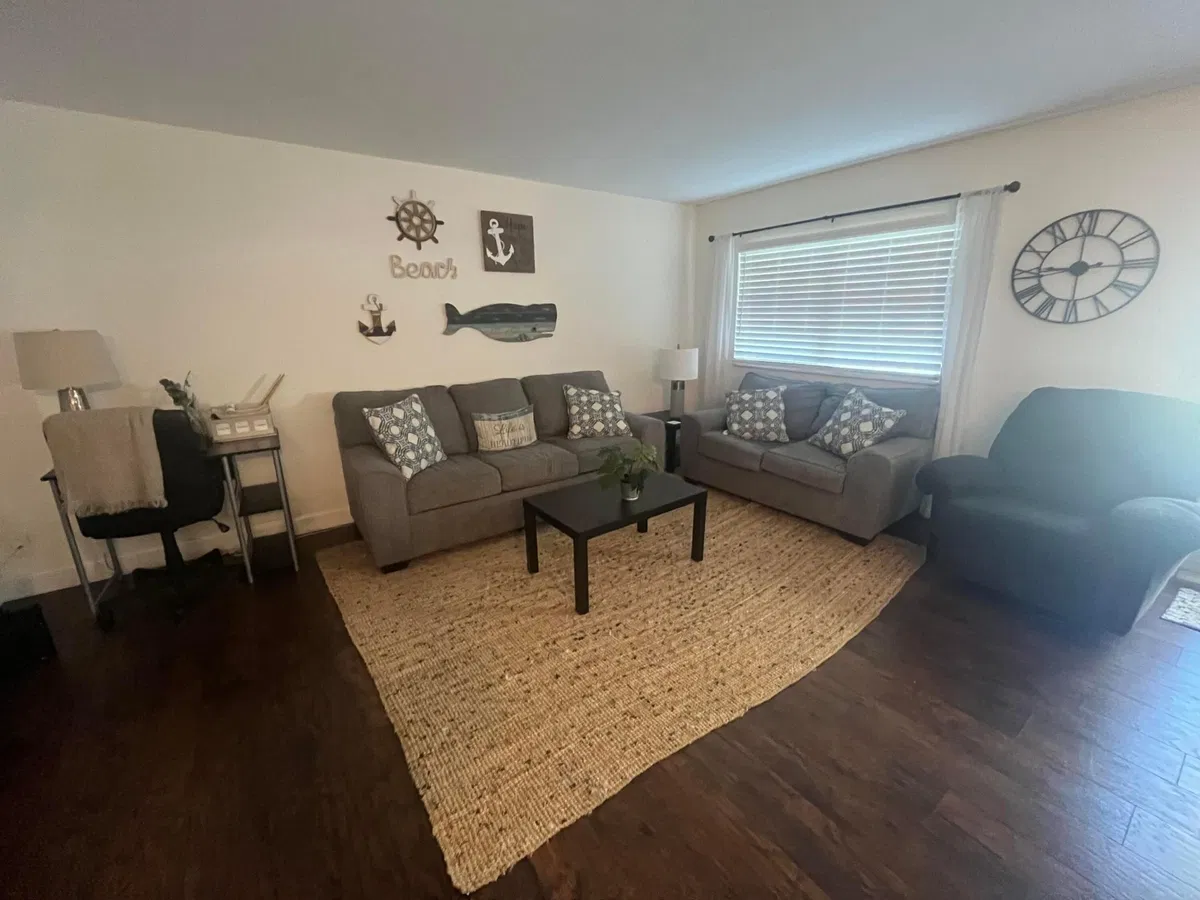 Unit C photo 7