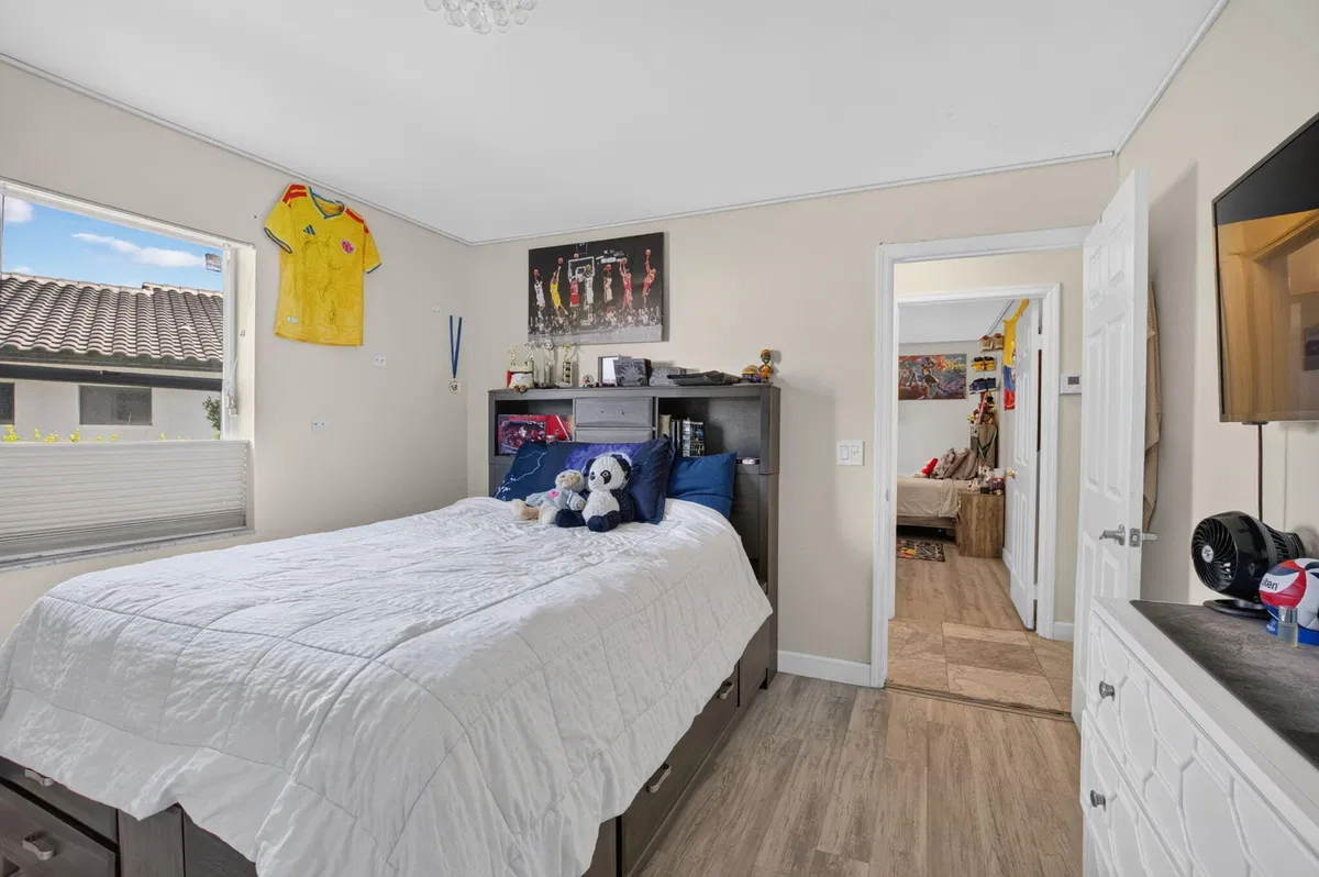  Residence photo 22