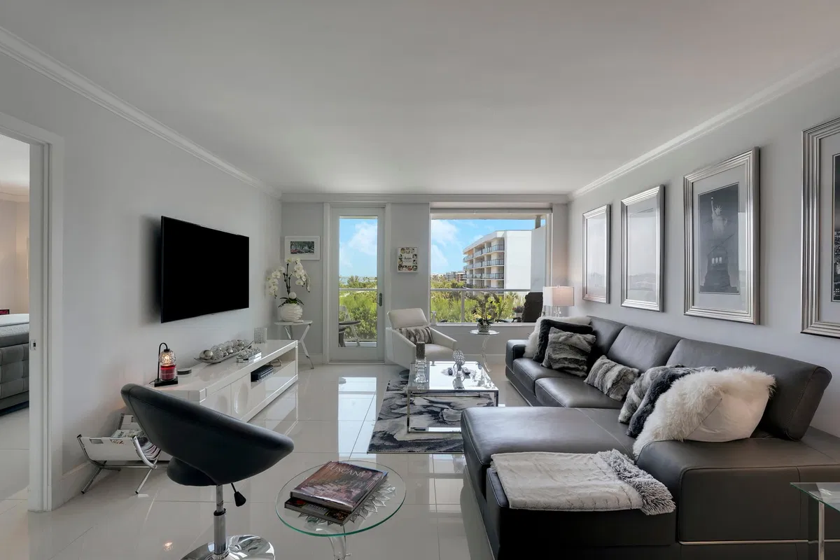 The Patrician of Palm Beach Unit 424 photo 7