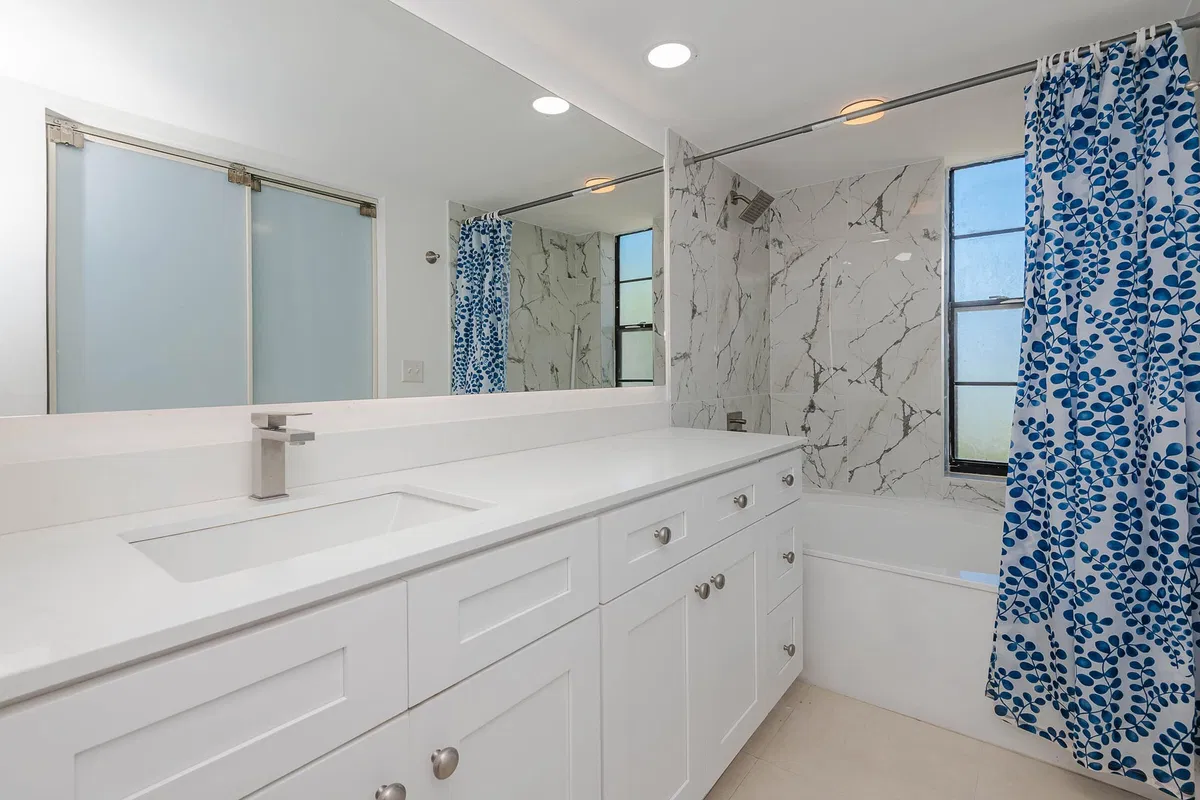 Unit 502 photo 22