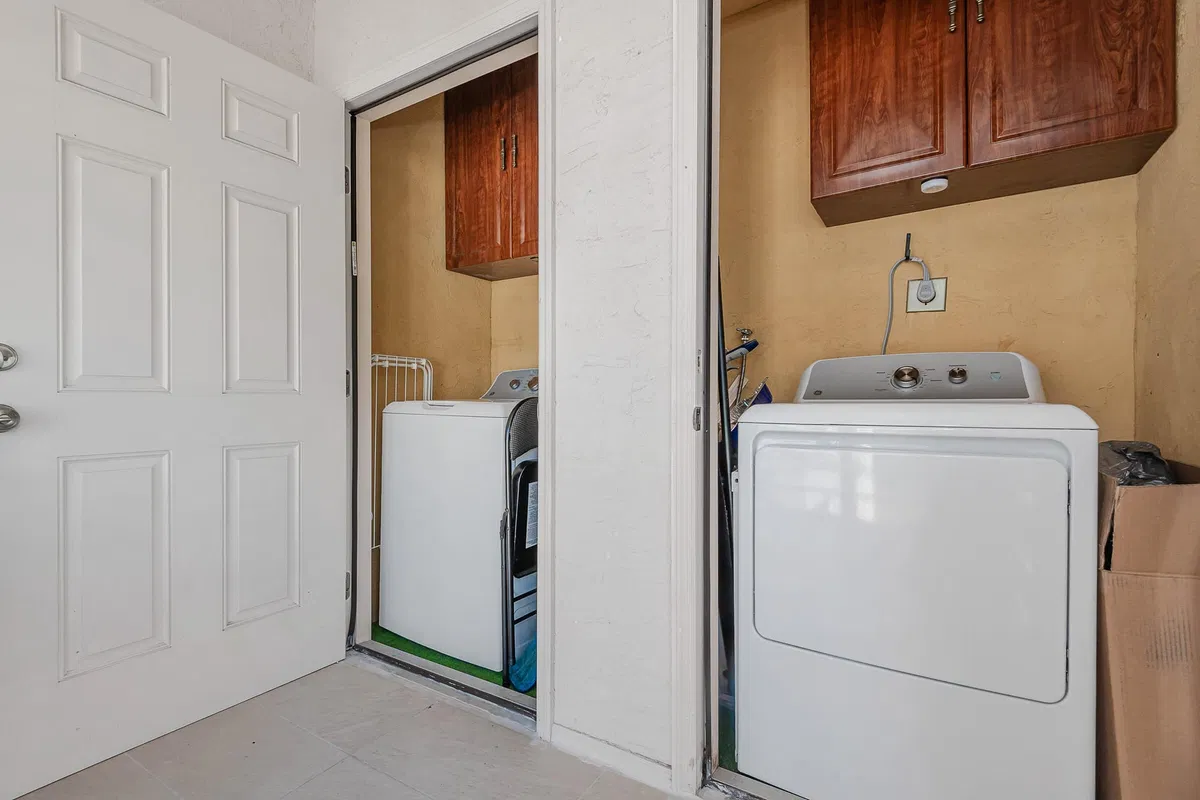 Unit 502 photo 28