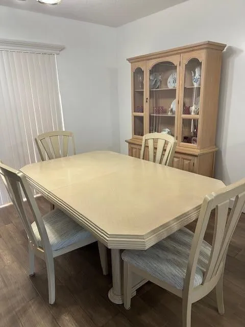 Unit 208 photo 4