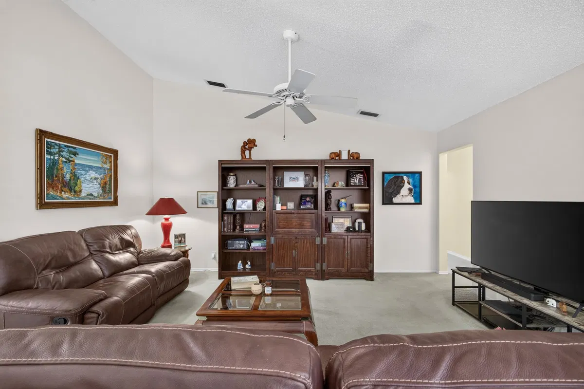 Residence photo 25