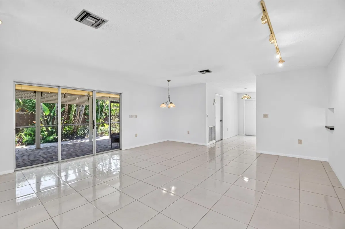  Residence photo 22