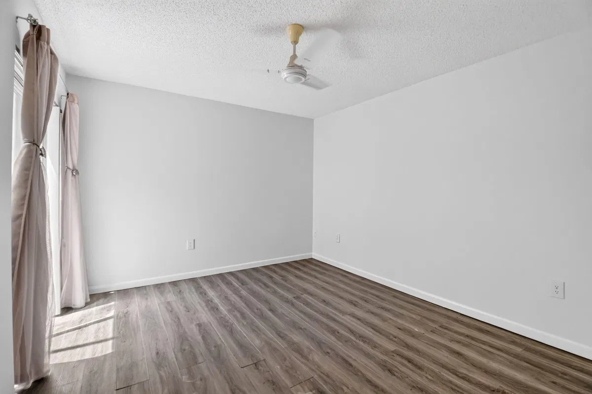 Residence photo 25