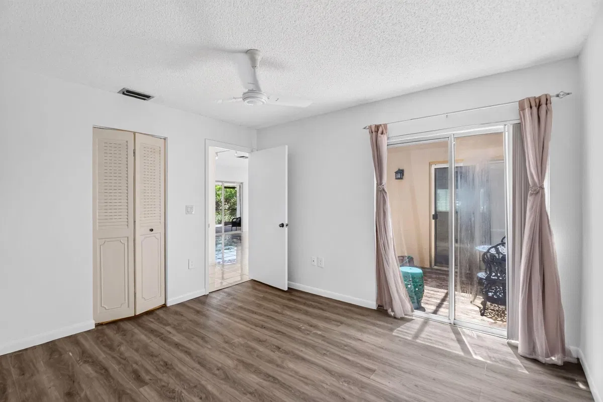  Residence photo 28