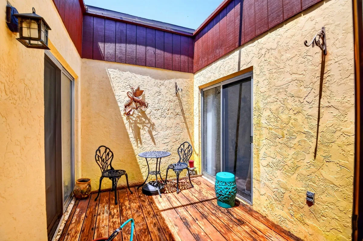  Residence photo 34