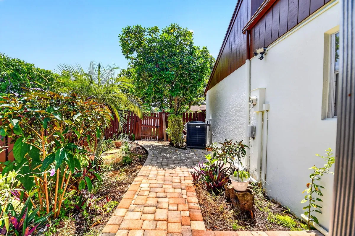  Residence photo 40