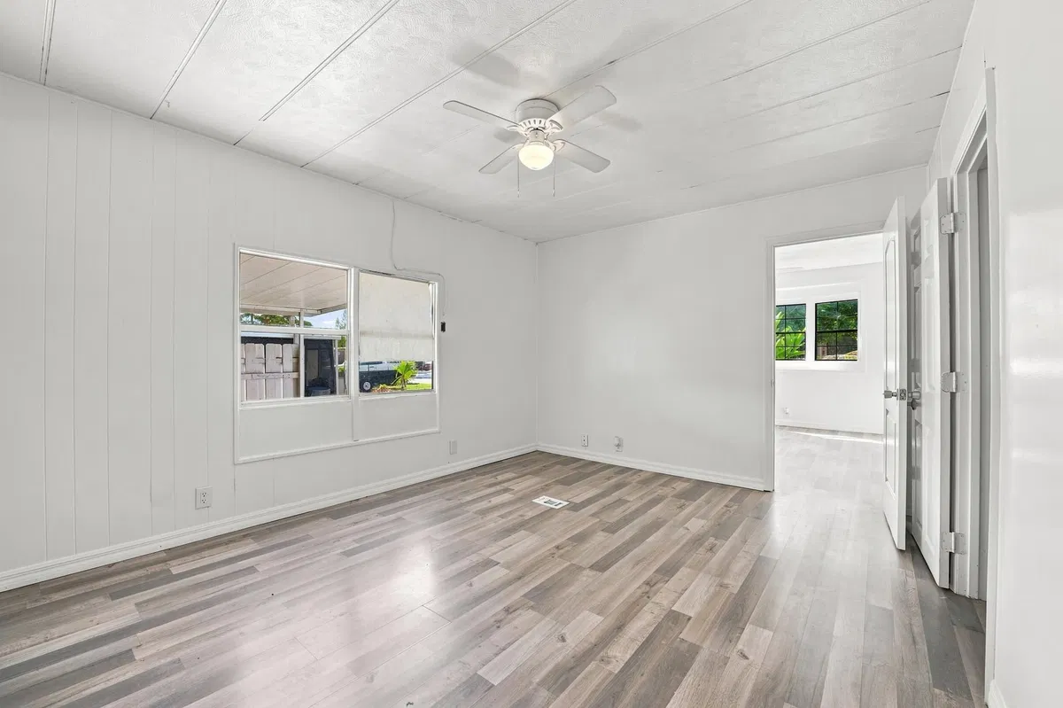 Residence photo 16