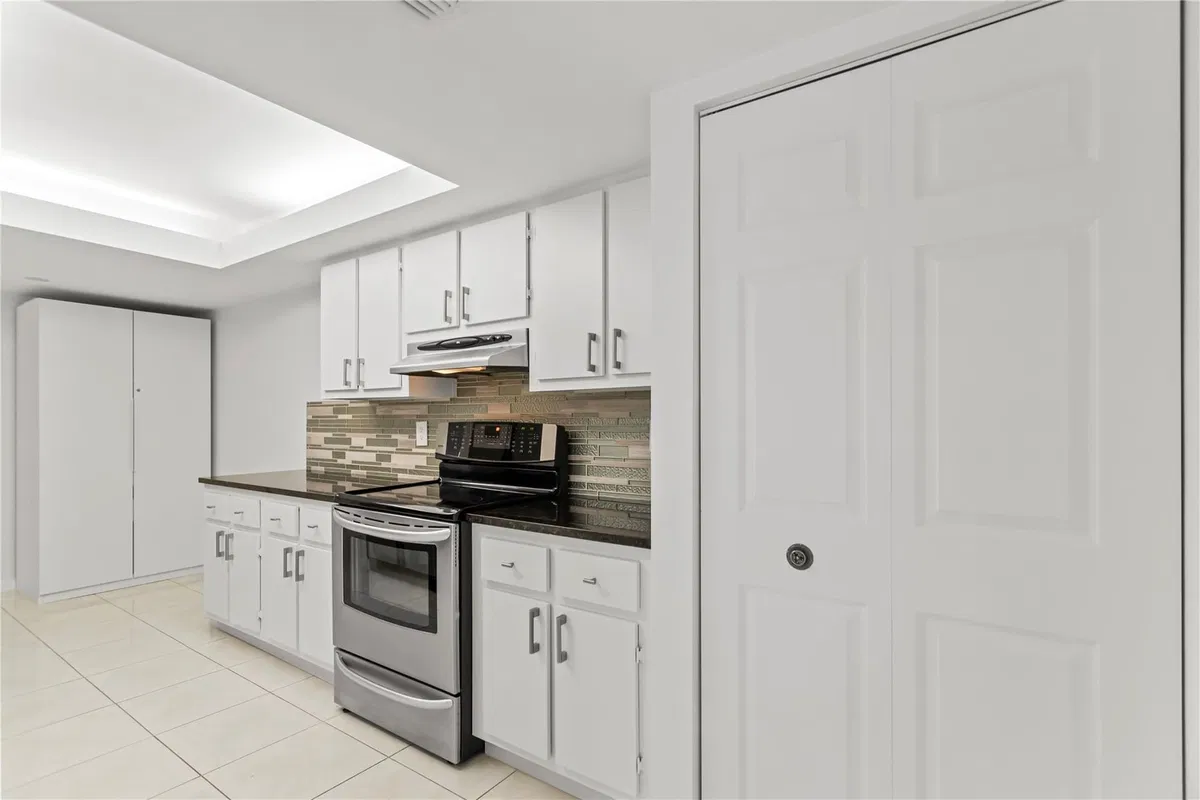 Unit 3210 photo 10