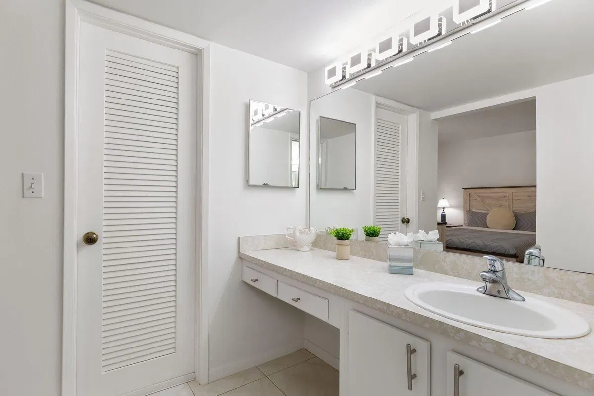  Unit 3210 photo 19
