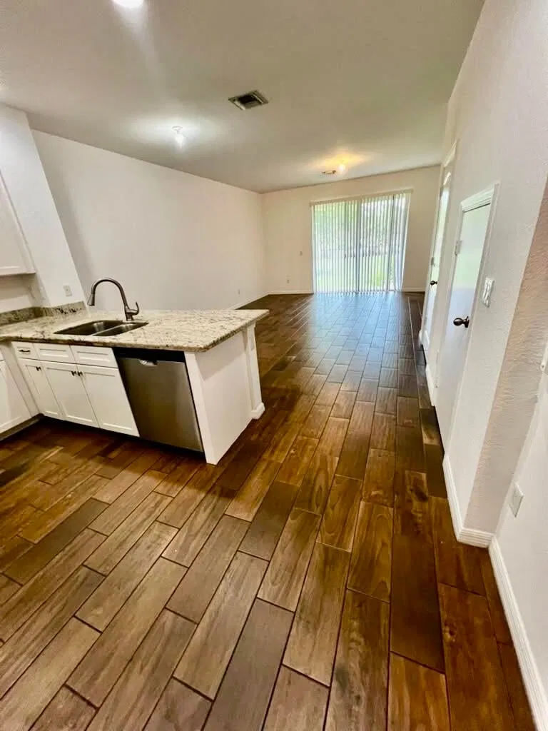 Residence photo 4