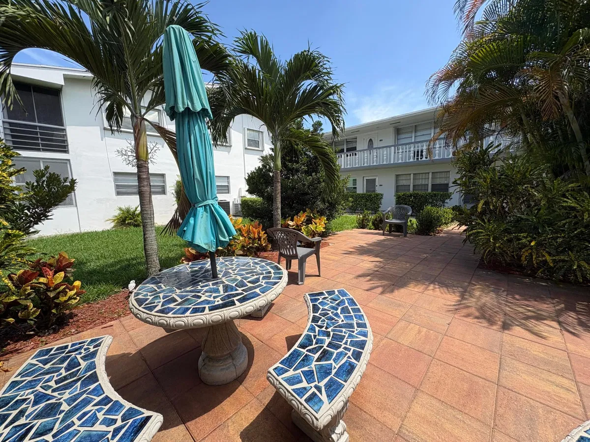 Residence photo 16