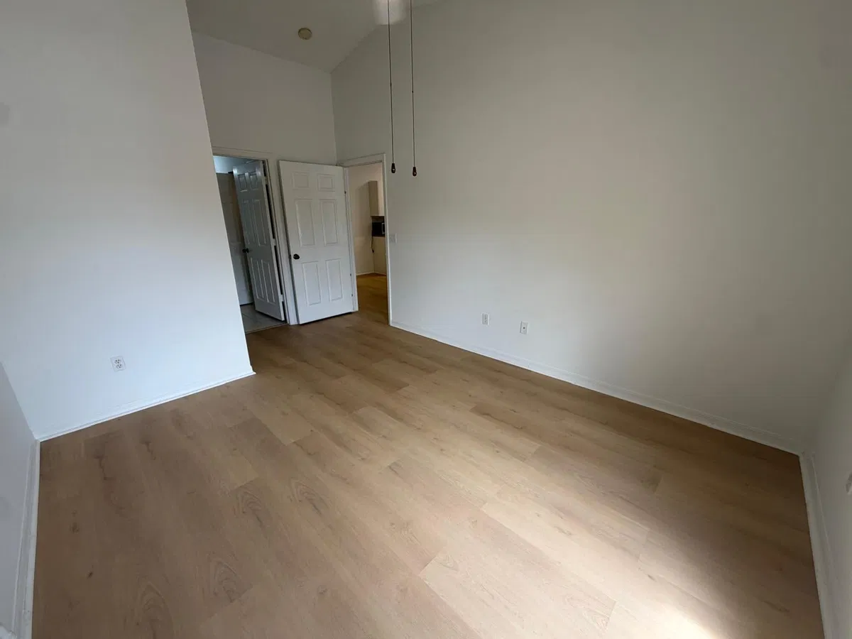 Unit 1304 photo 13