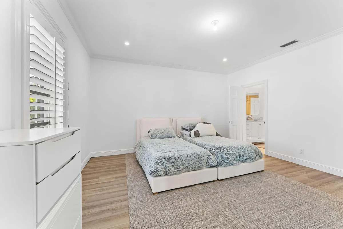 Residence photo 19