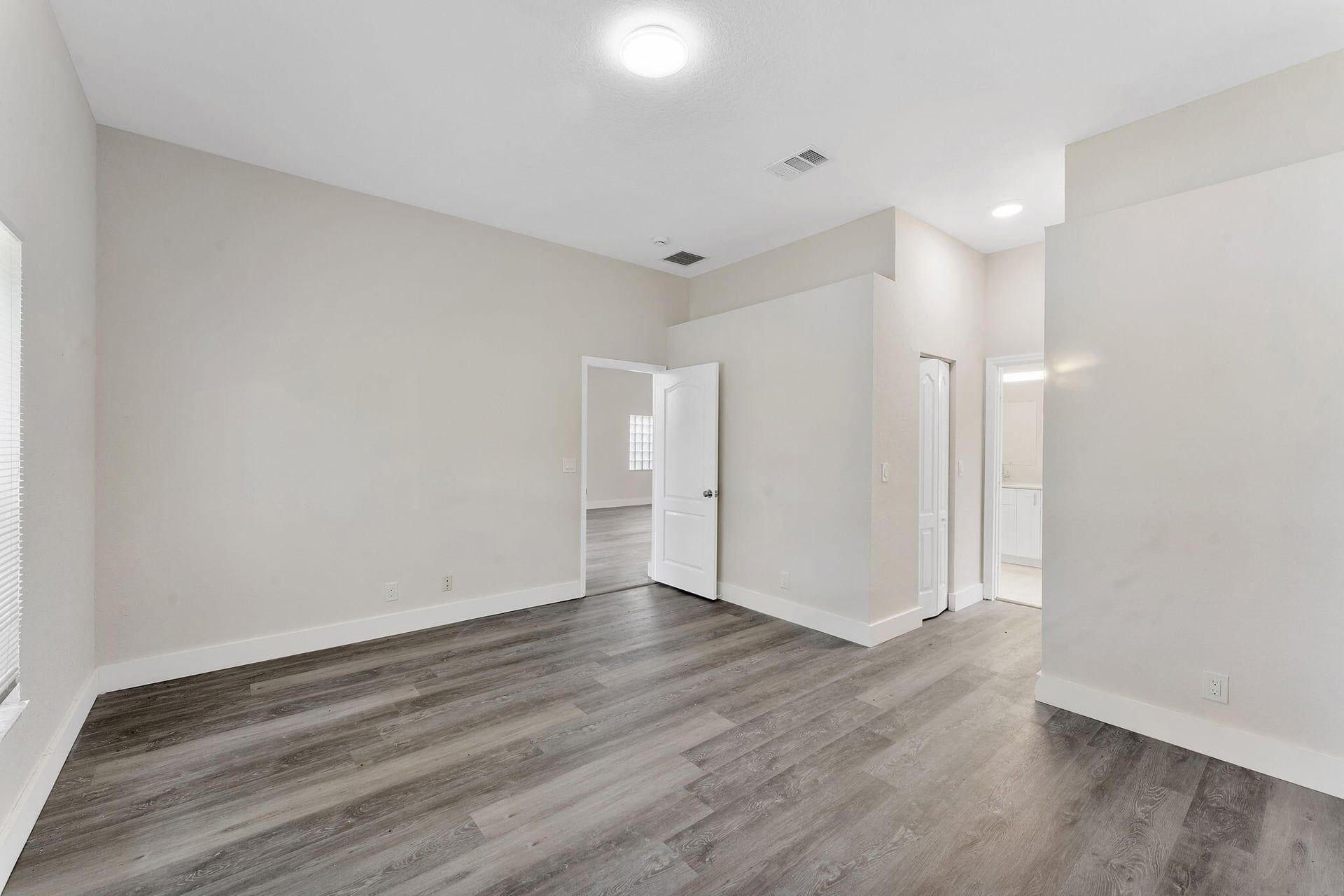 Residence photo 28