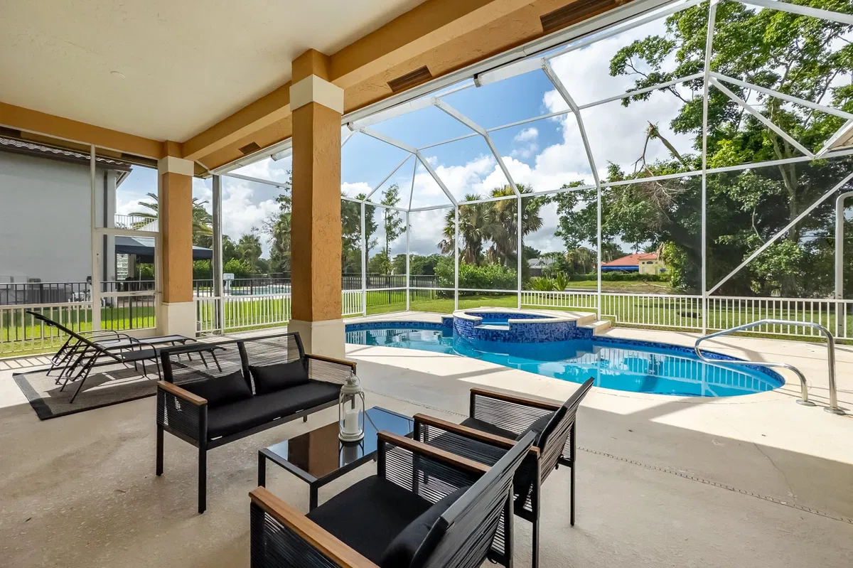  Residence photo 19