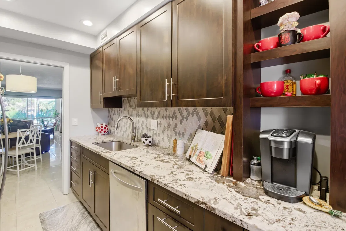 Unit 112 photo 13
