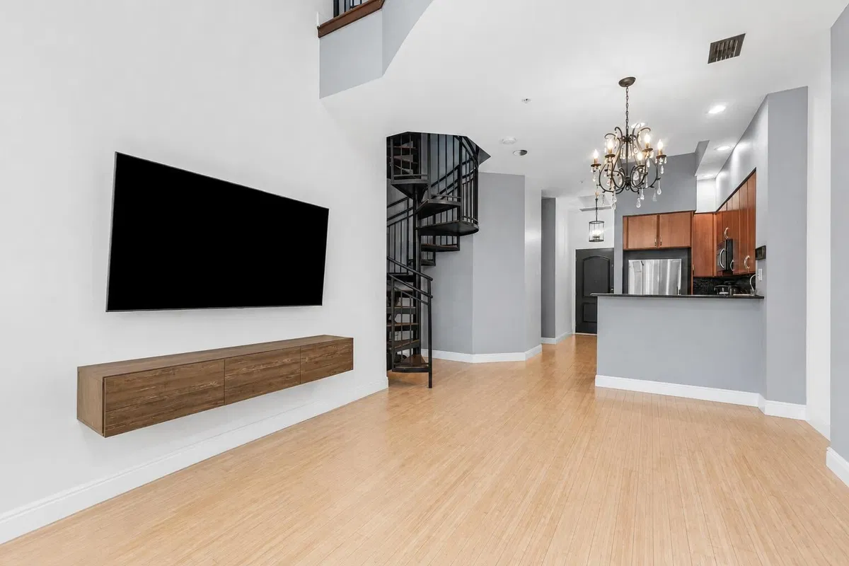 One City Plaza Unit 220