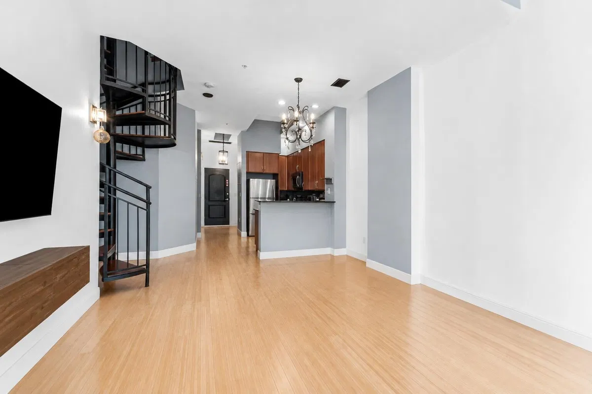 One City Plaza Unit 220 photo 7