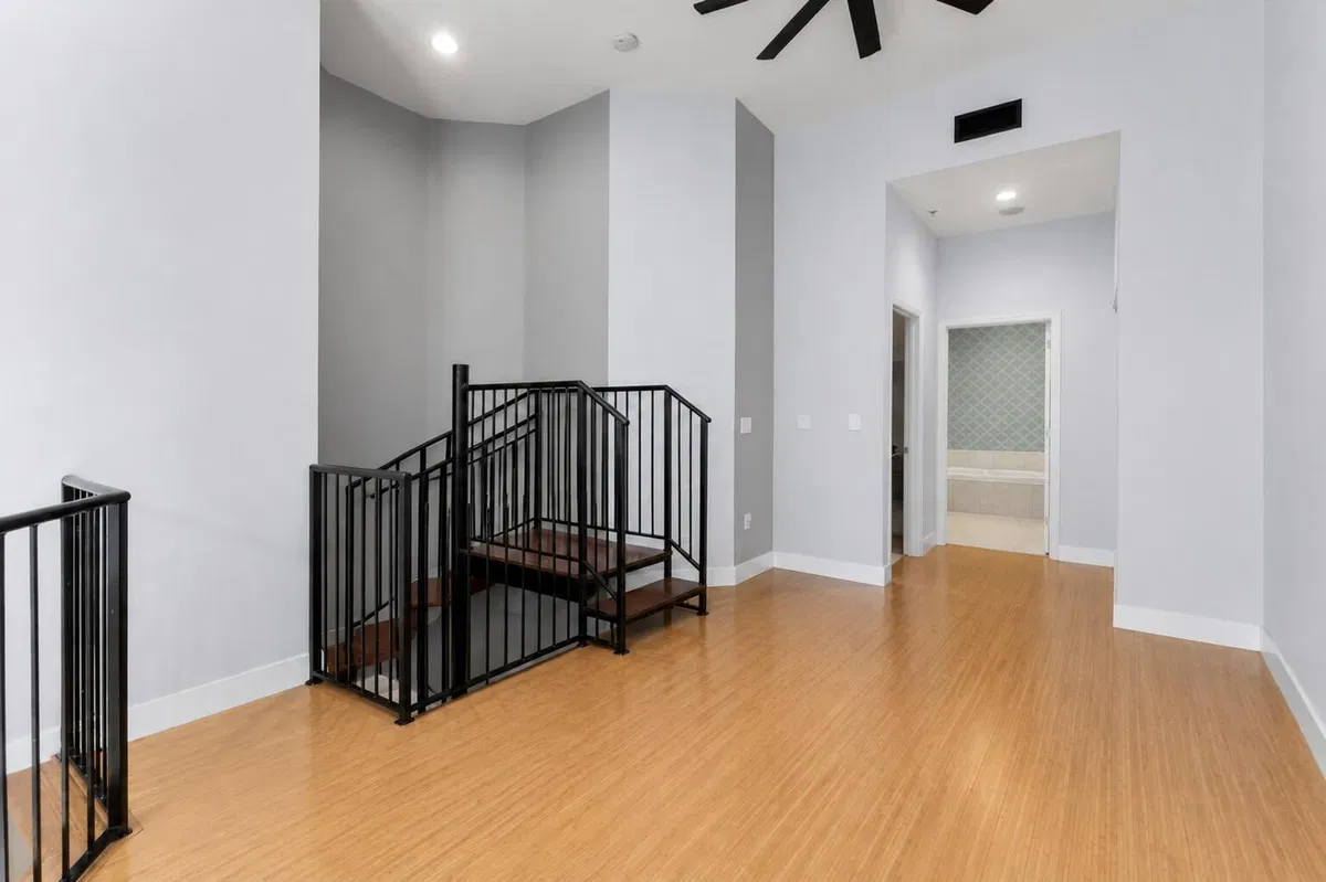 One City Plaza Unit 220 photo 10