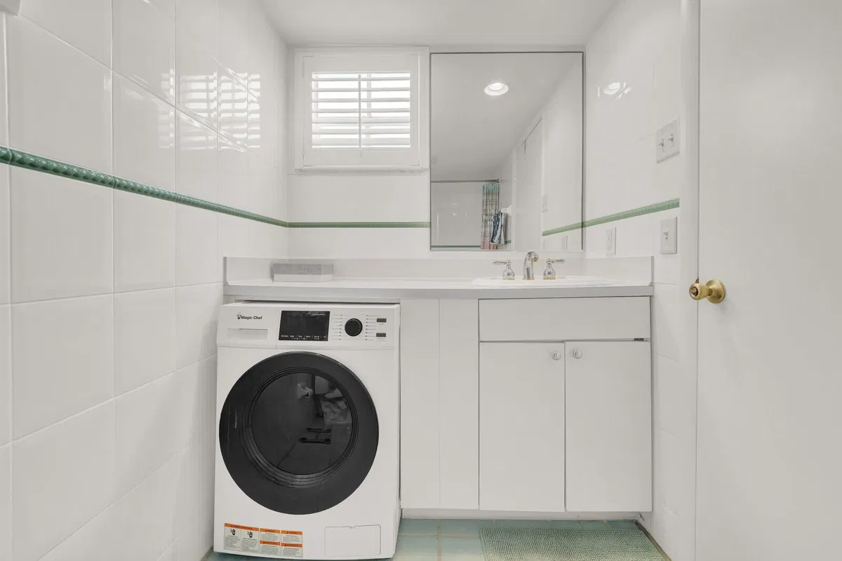 Unit 108 photo 13