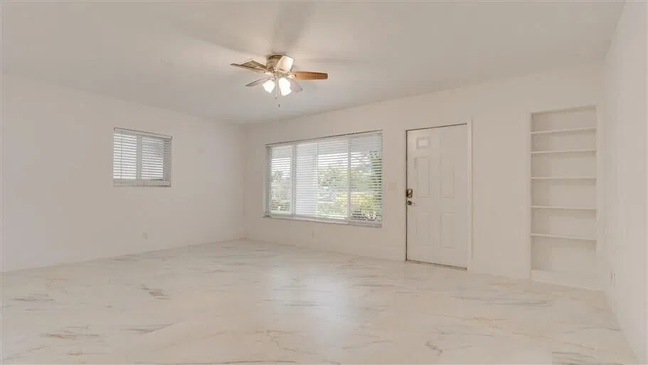 Residence photo 19