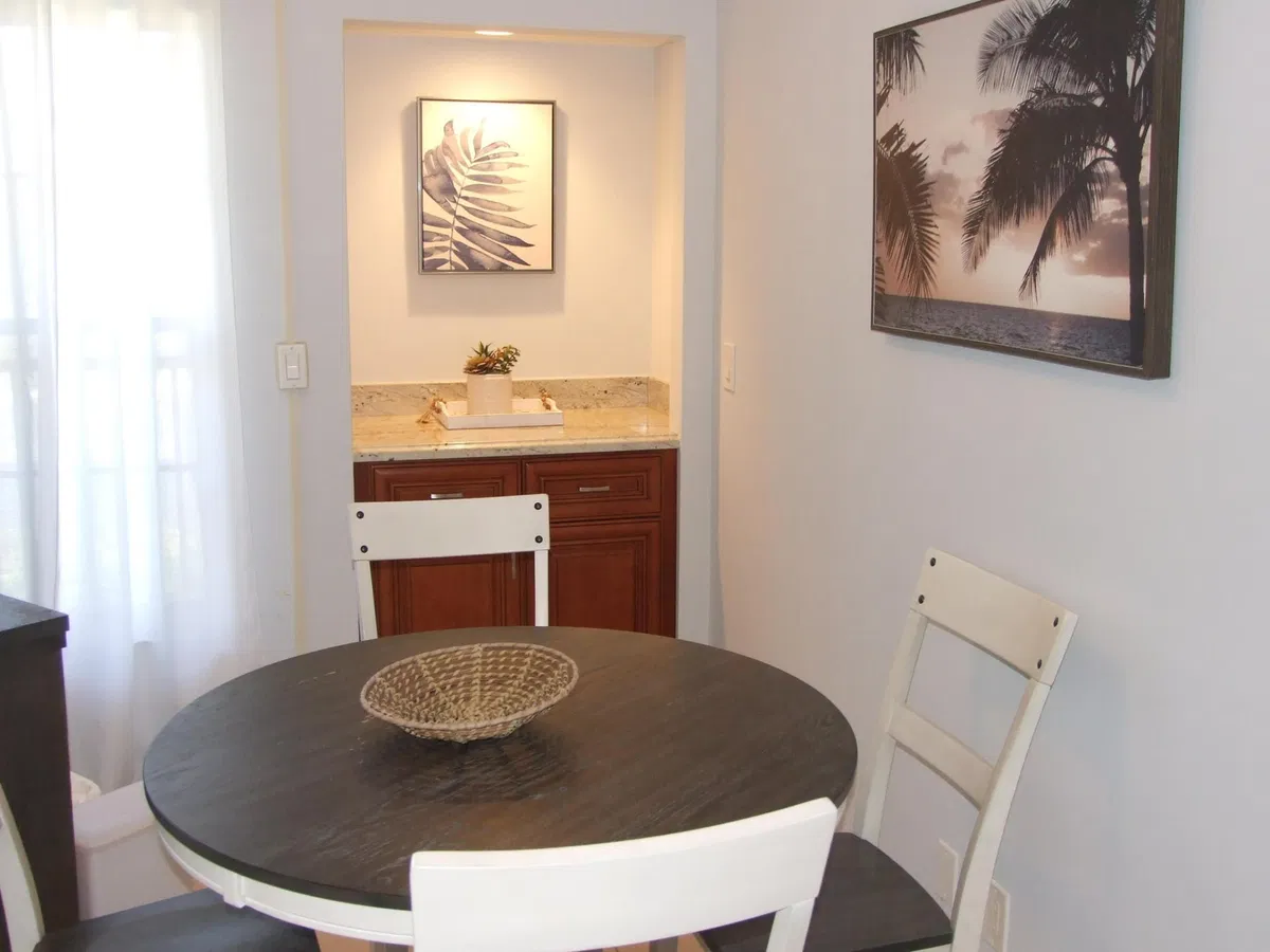 Unit V4 203 photo 7
