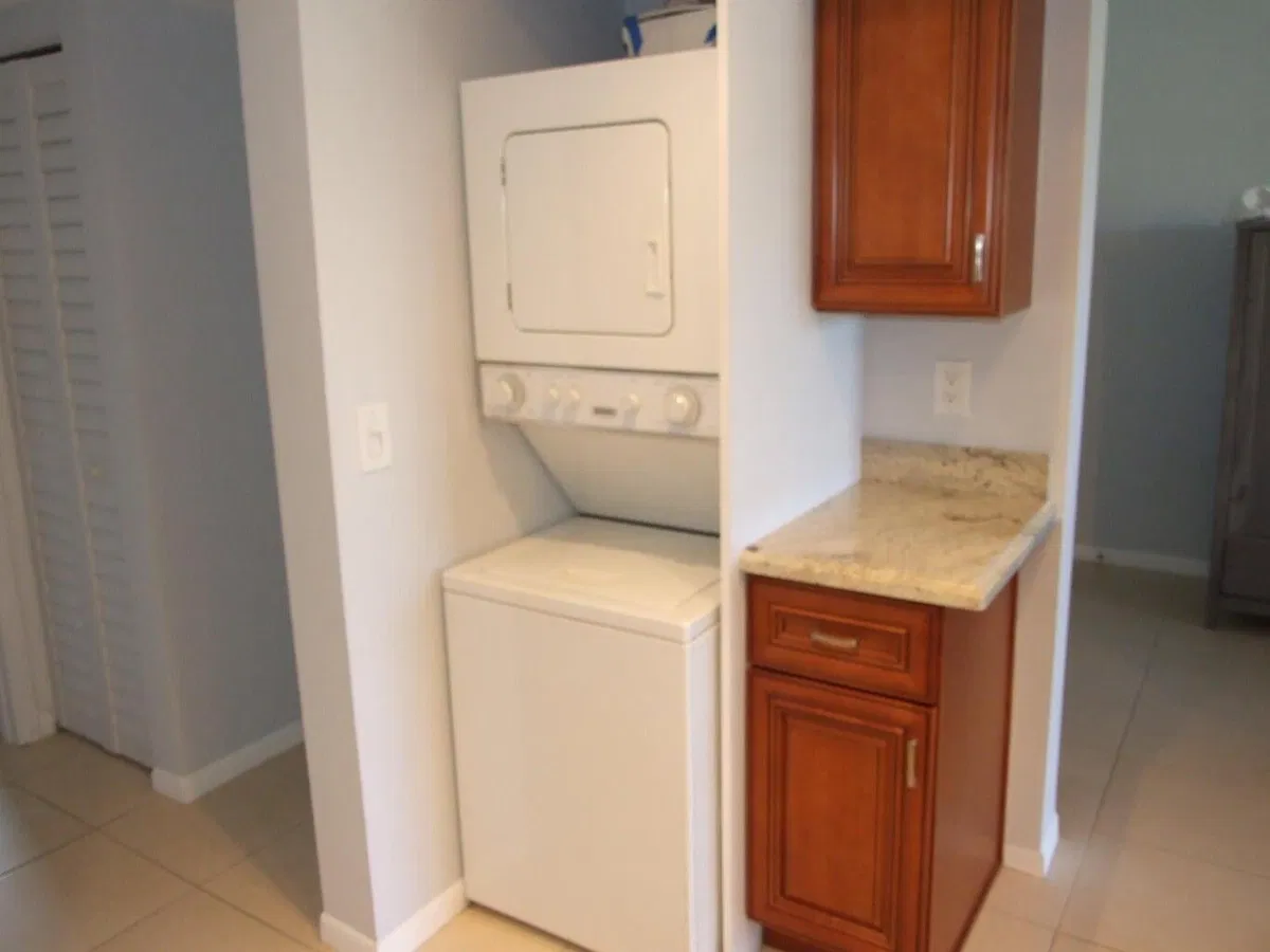 Unit V4 203 photo 10