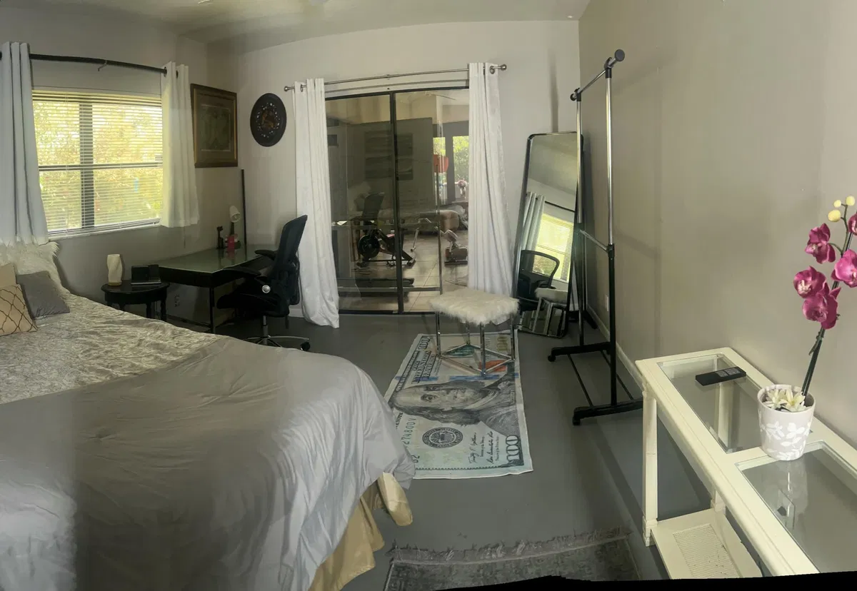 Residence photo 16