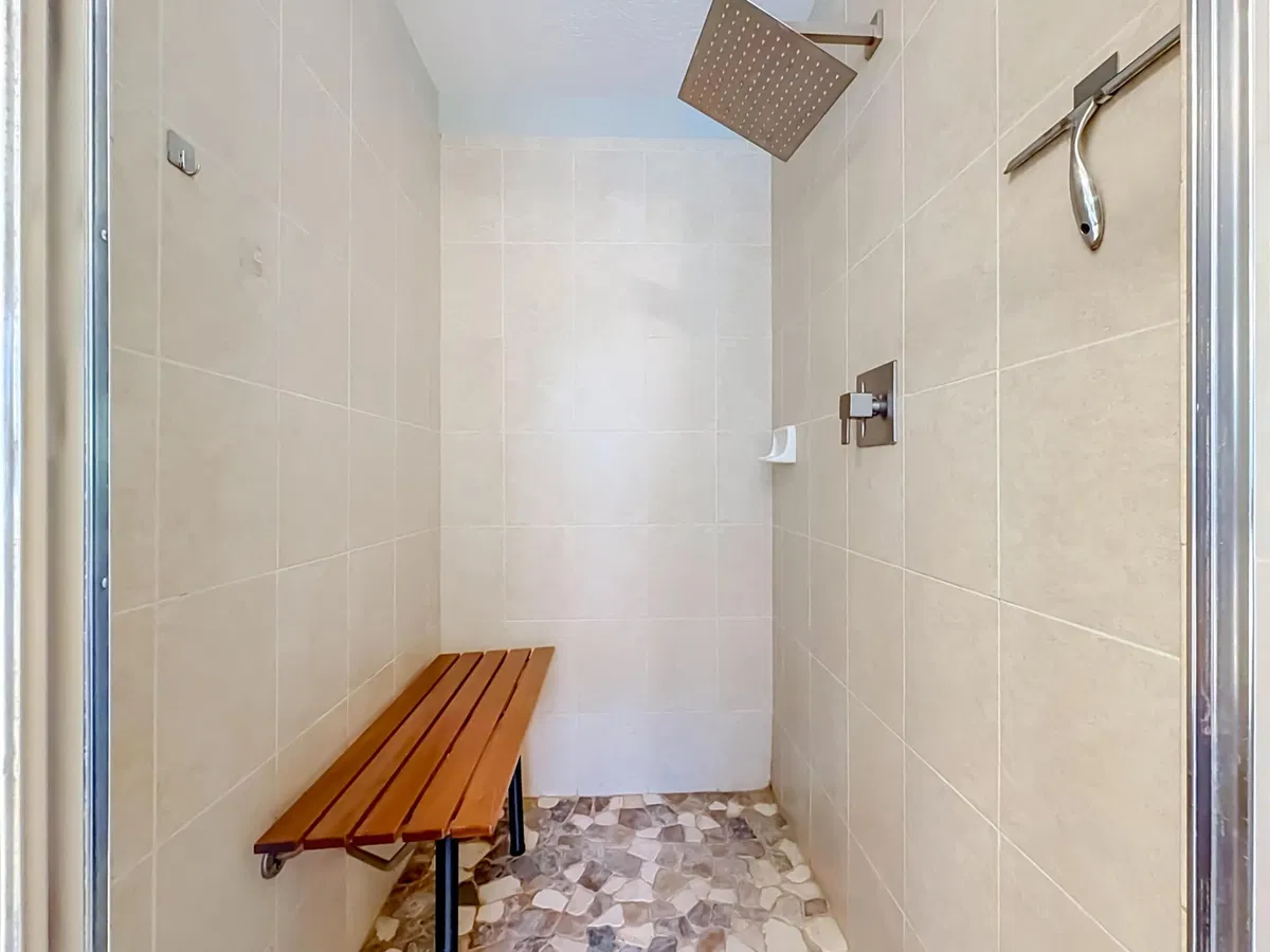 Residence photo 43