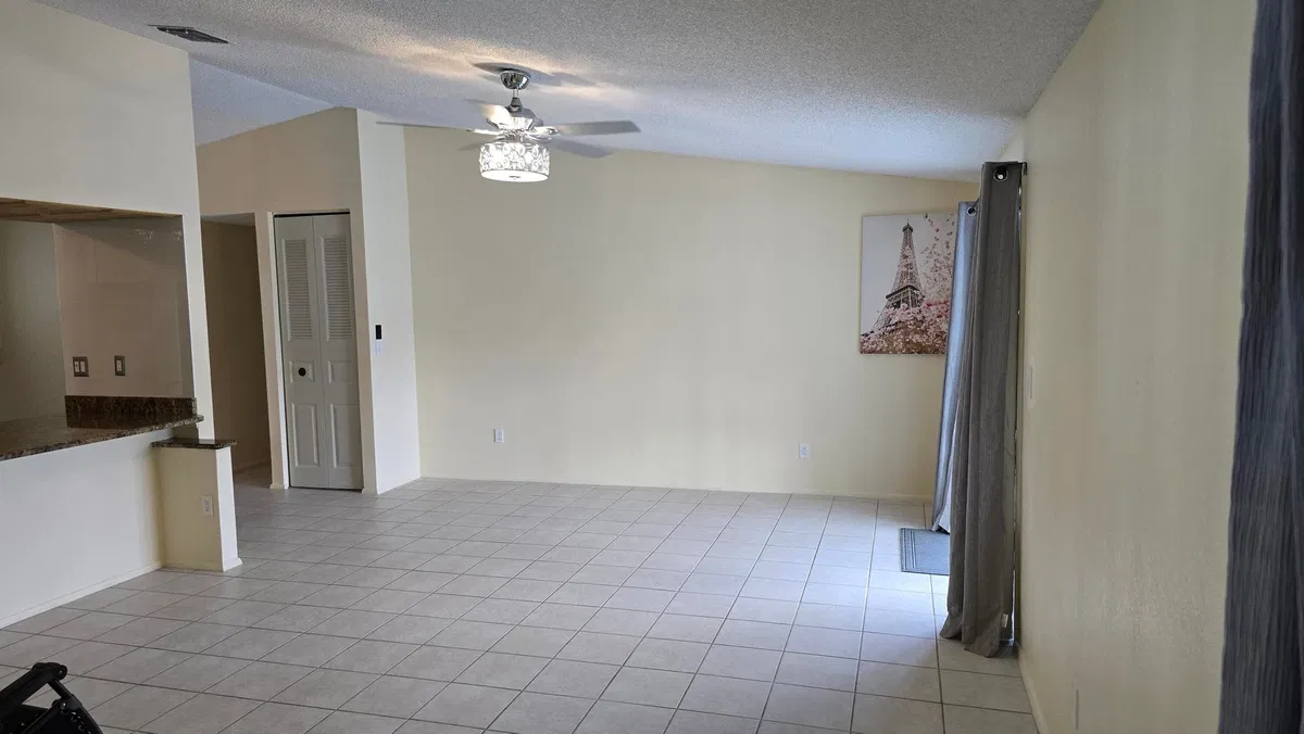  Residence photo 7