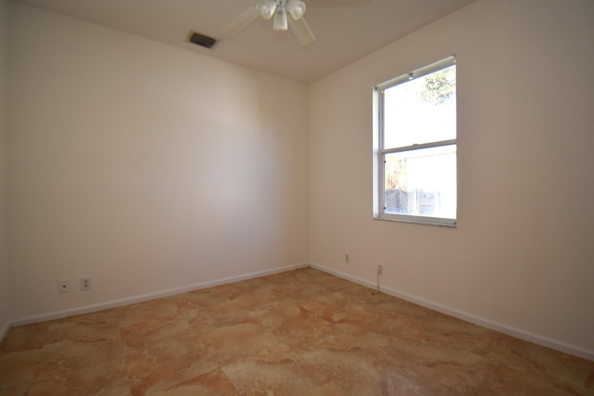 Residence photo 19