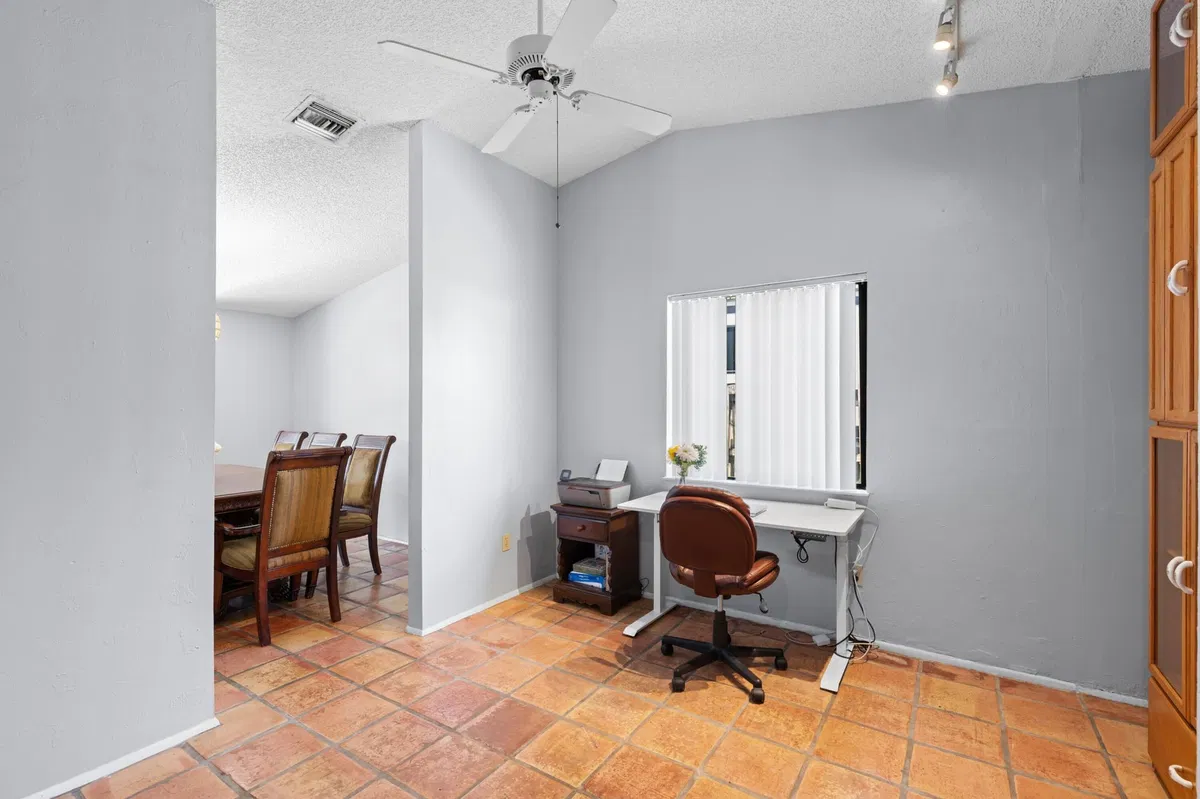 Residence photo 13