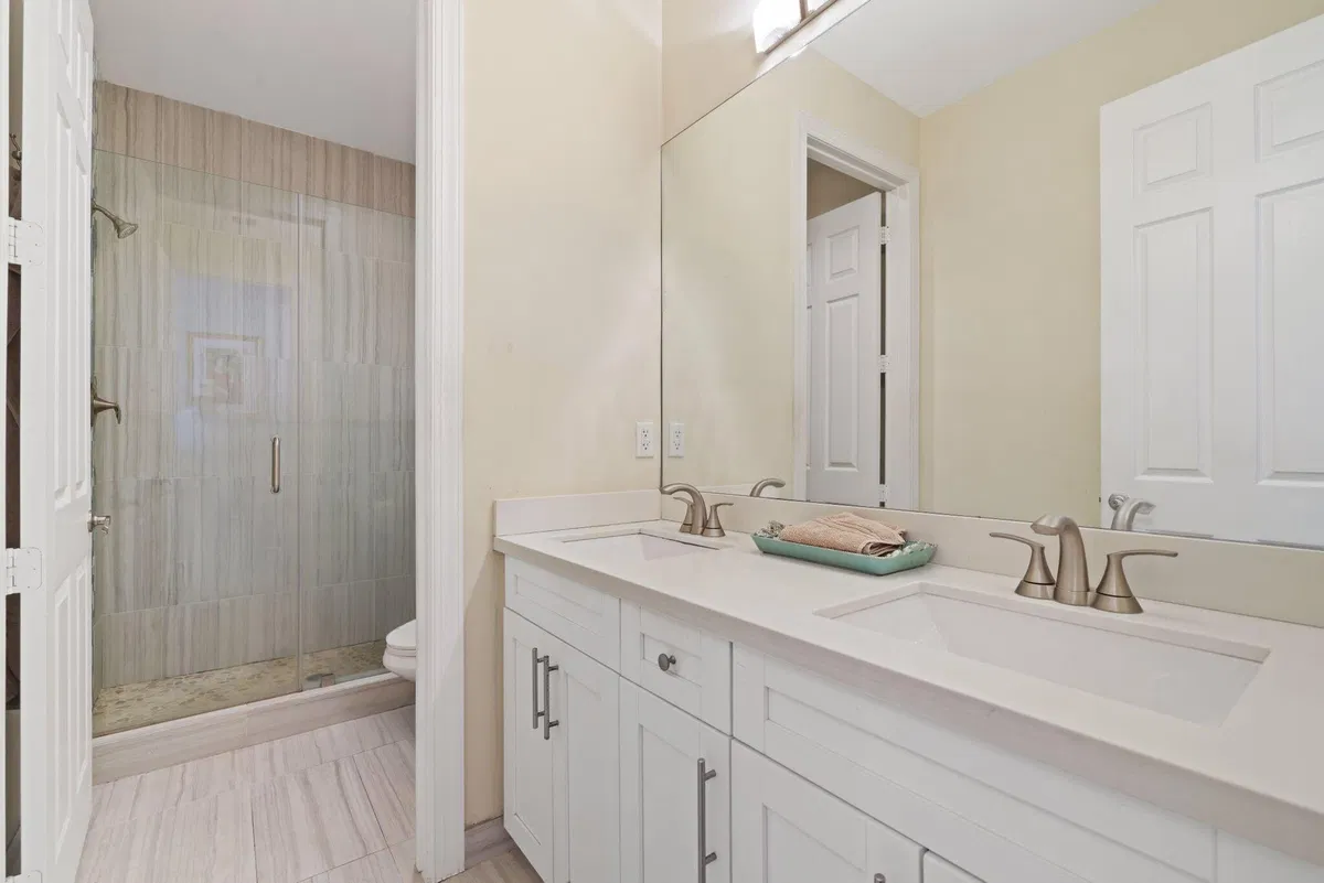 Residence photo 52